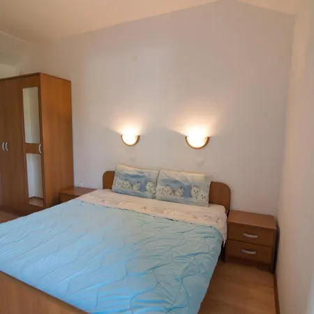 In 33607 Apartman *