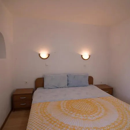 Apartment In 33607 *