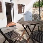 Apartament In 33607 *